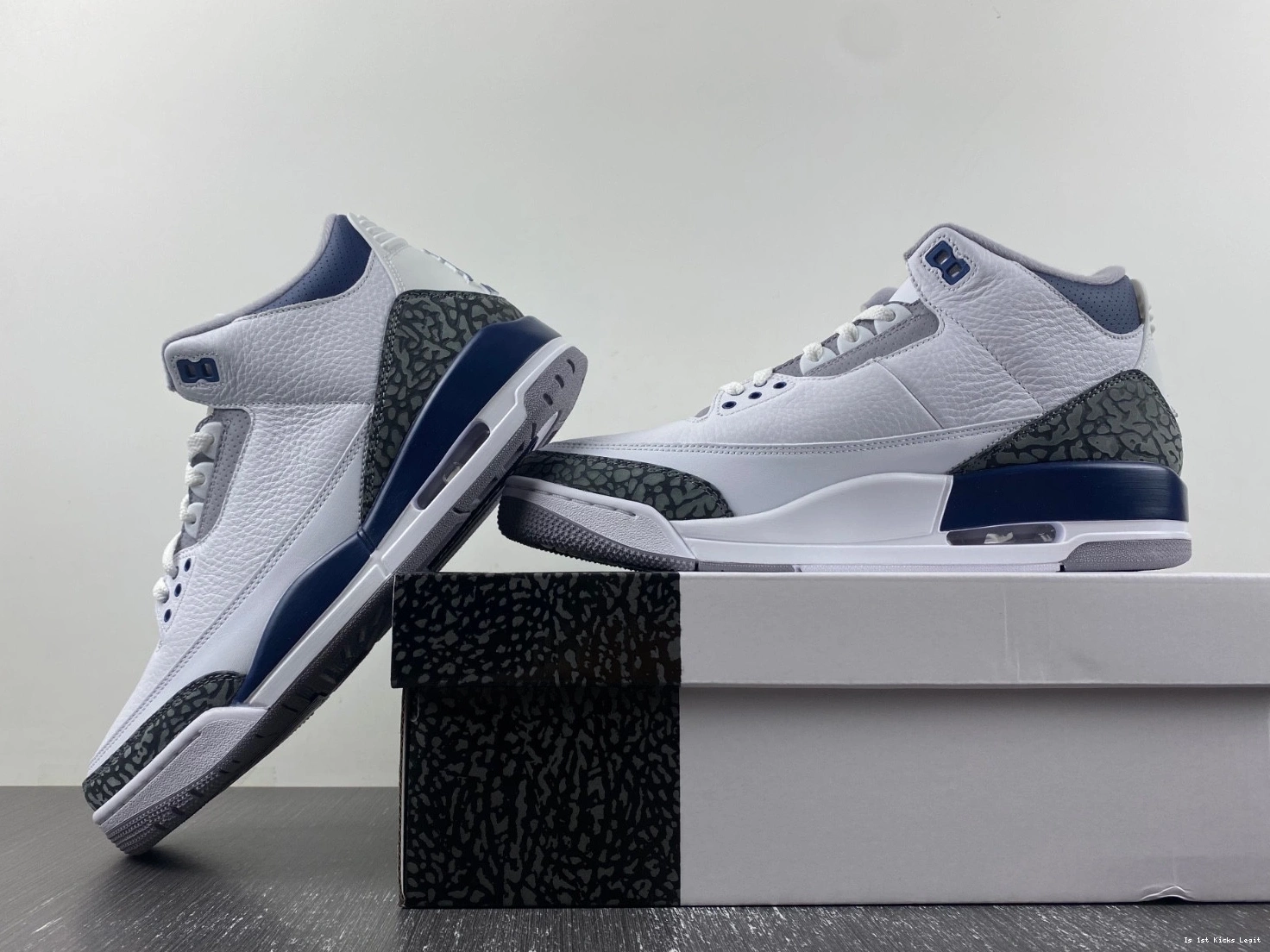 Air “Midnight Navy” Jordan CT8532-140  3 1110